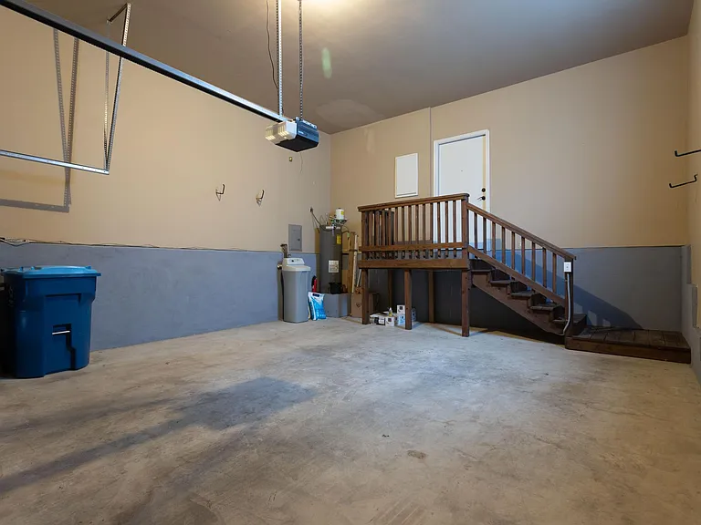 1227 Cresswell Cv — Photo 9