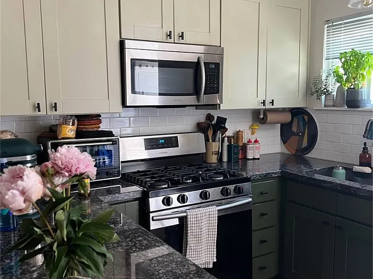 4026 Jackson Ave #4026 — Photo 4