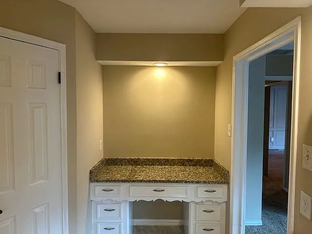 18015 Heaton Dr — Photo 22