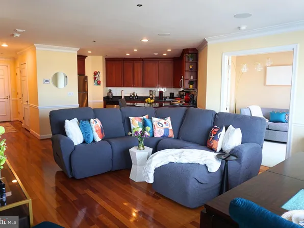 100 Harborview Dr Unit 611, Baltimore, MD 21230
