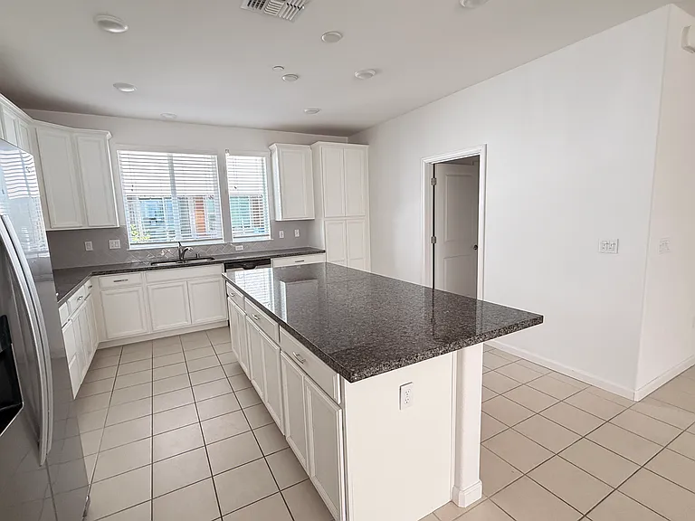 3931 Meridian St — Photo 9