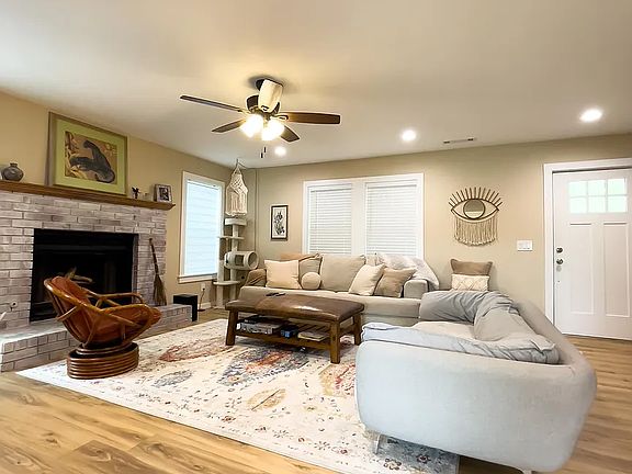2nd image of 558 N Highland Ave