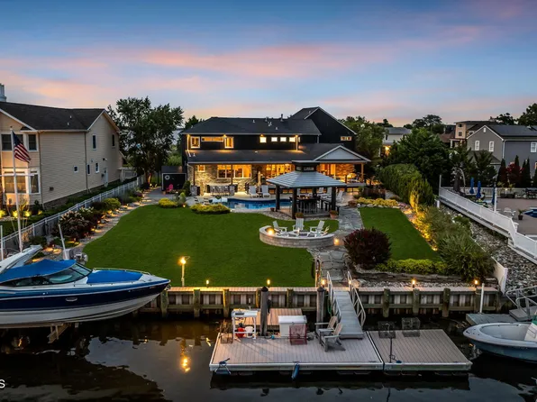 16 Meadow Avenue, Monmouth Beach, NJ 07750