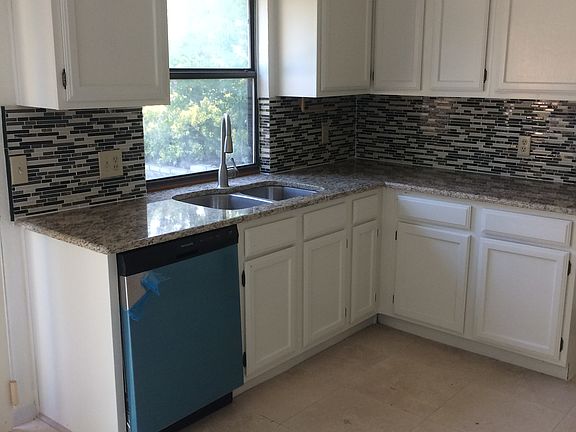 4th image of 308 Harrington Ln