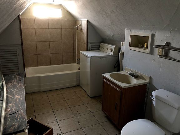 4th image of 1503 Hinkson Ave APT C