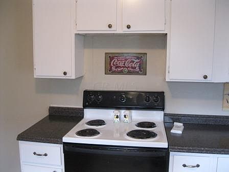 4th image of Cedar Dr