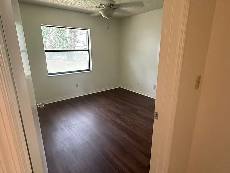62 Teak Loop — Photo 5