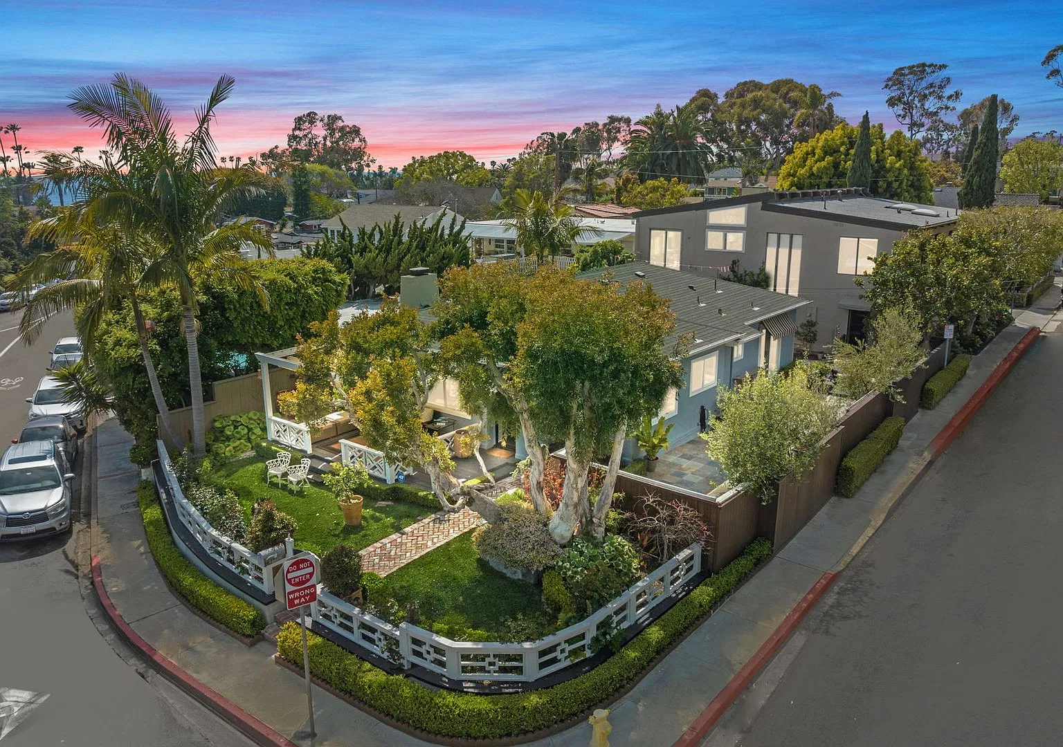 Coveted 2/2 North Laguna Beach Cottage Featuring Spacious Two-Car Garage and Upgrades — Photo 3