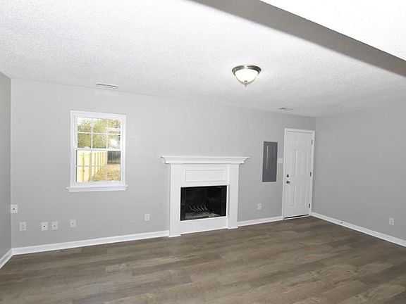 4th image of 438 Hill Meadow Dr