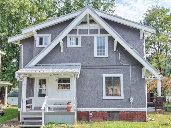 909 Riverside Ave, Wellsville, OH 43968