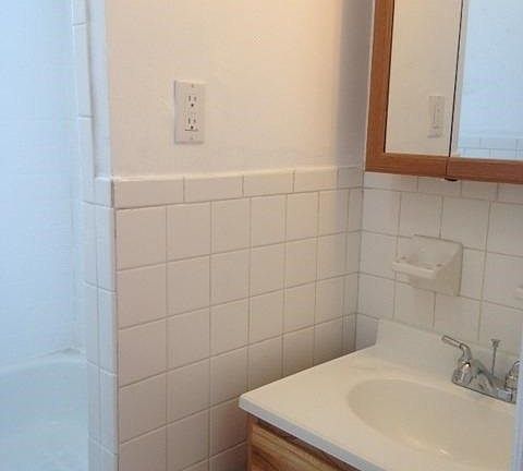 4th image of 3458 90th St APT 4Q