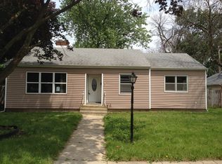 924 Windsor Ave, Aurora, IL 60505