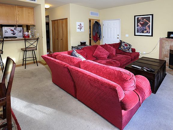 4th image of 215 W Beaver Creek Blvd #18