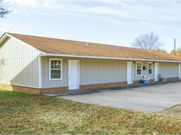 100 NE 2nd St #4, Muldrow, OK 74948