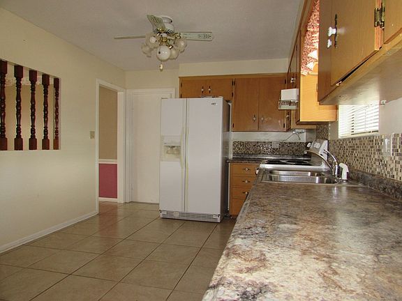 2nd image of 507 Lakewood Dr