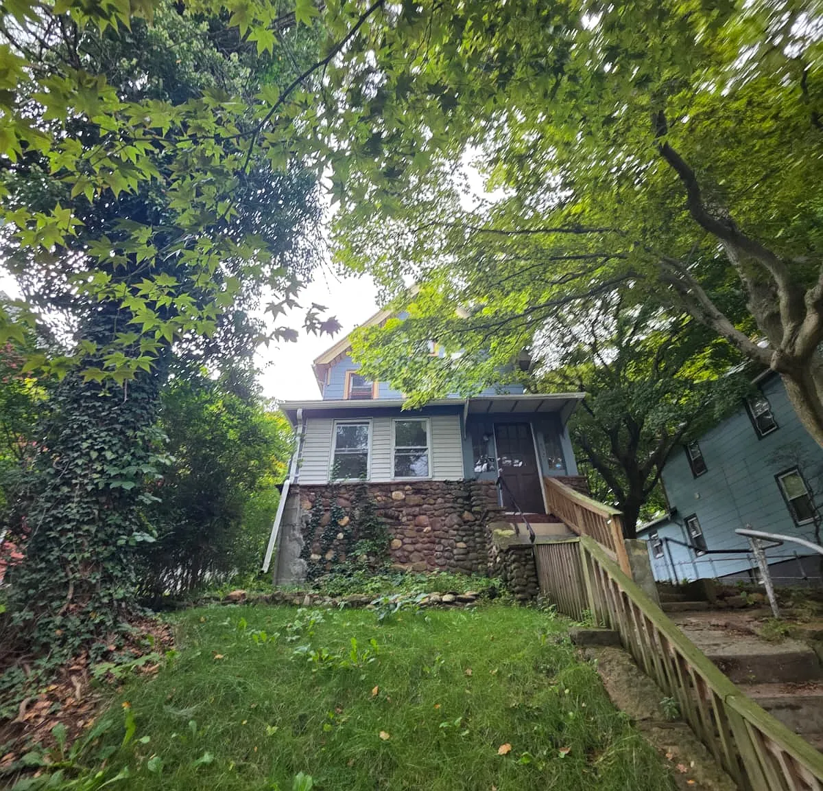 4 bed, $2,600 — Photo 1