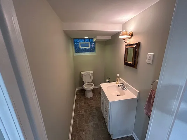 Basement 1/2 bath