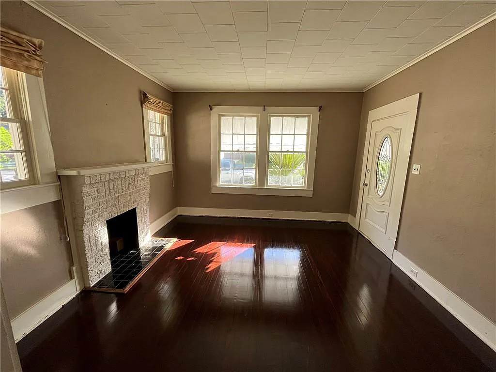 4 bed, 2.0 bath, 2085 sqft, $1,850 — Photo 3