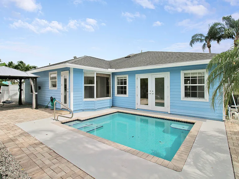 6118 Barbara St — Photo 2