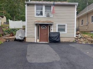 67 N Lyons Rd, Oak Ridge, NJ 07438