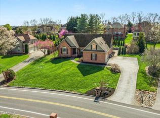 272 Saddle Ridge Dr, Knoxville, TN 37934