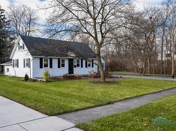 866 Maple St, Perrysburg, OH 43551