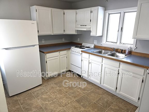 3rd image of 1007 Fournie St