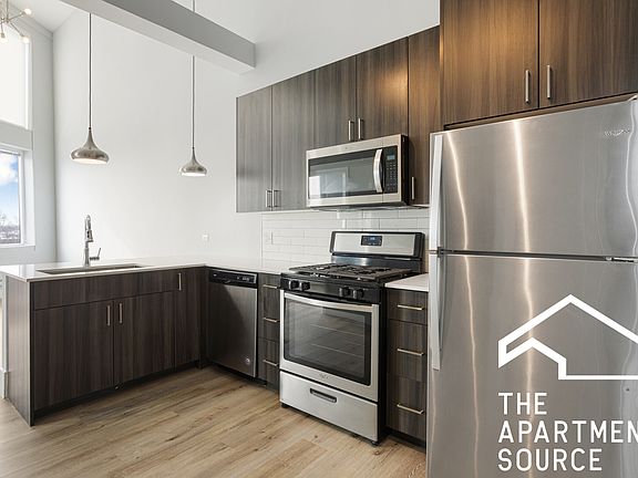 4th image of 1531 W Howard St #501