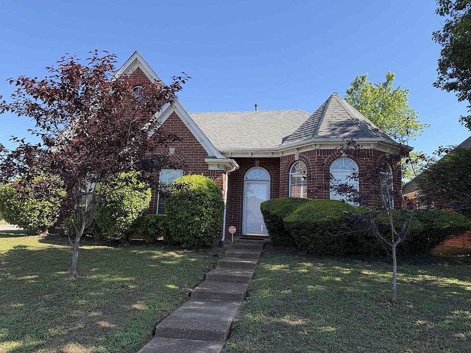 1st image of 501 Pantherburn Cir S