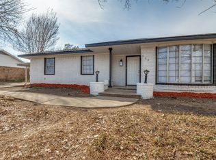 113 Brook Hollow Dr, Desoto, TX 75115