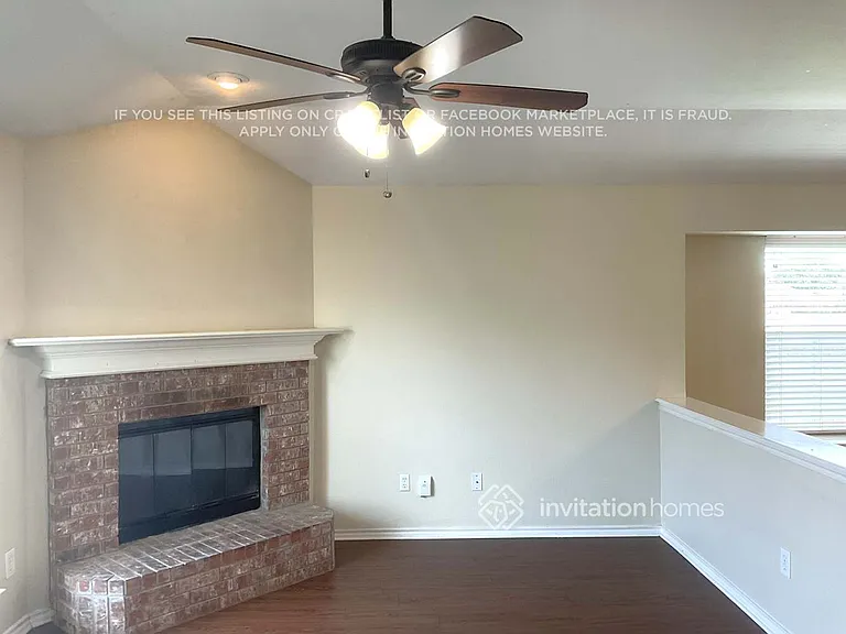 950 Heather St — Photo 3
