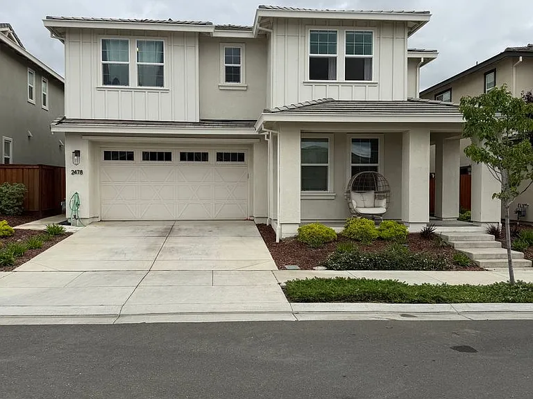 2478 Founders Pl — Photo 1