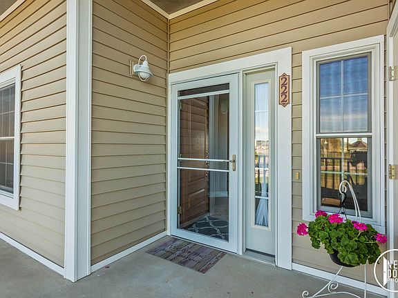 5th image of 222 Lakeside Dr