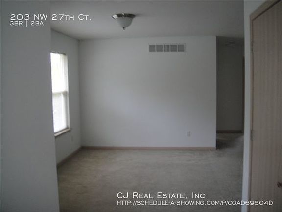 3rd image of 203 NW 27th Ct