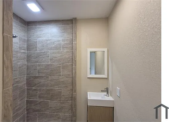 4018 Sunrise Cove Dr — Photo 45