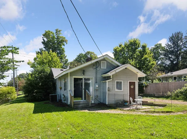2307 Chateau Ln, Mound, MN 55364