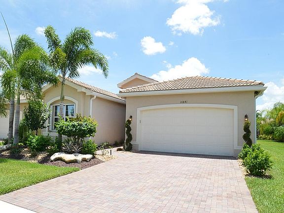 Home For Sale In Valencia Reserve