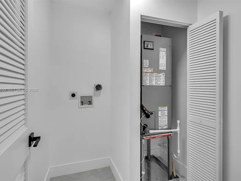 821 SW 7th Ave #2 — Photo 10