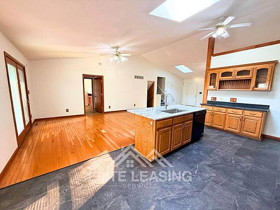 4th image of 6239 SW Wanamaker Rd