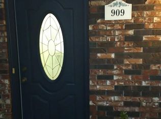 909 North Rd, West Frankfort, IL 62896