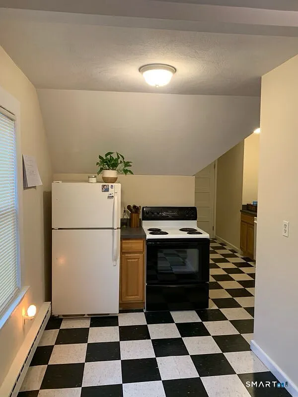 2 bed, 1.0 bath, 900 sqft, $1,895 — Photo 2