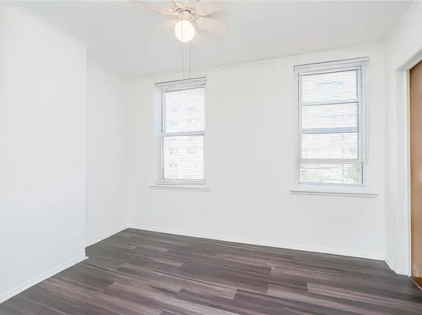 400 Lefferts Avenue image 7 of 40