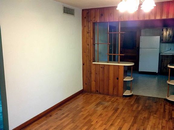 4th image of 108 Meadowlark Ln