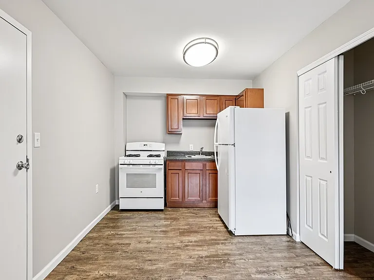LongView Apartments — Photo 13