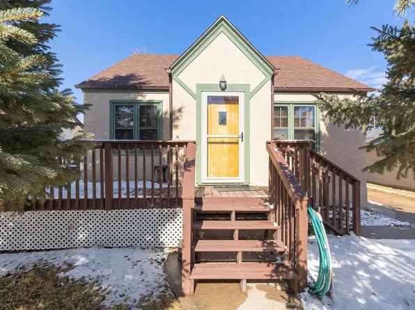 907 Kingsbury St, Belle Fourche, SD 57717
