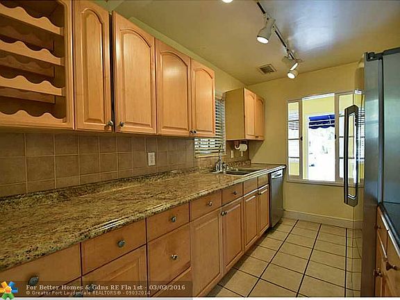 2nd image of 1402 NE 34th Ct