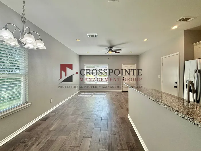 16172 Echo Glen Dr — Photo 3
