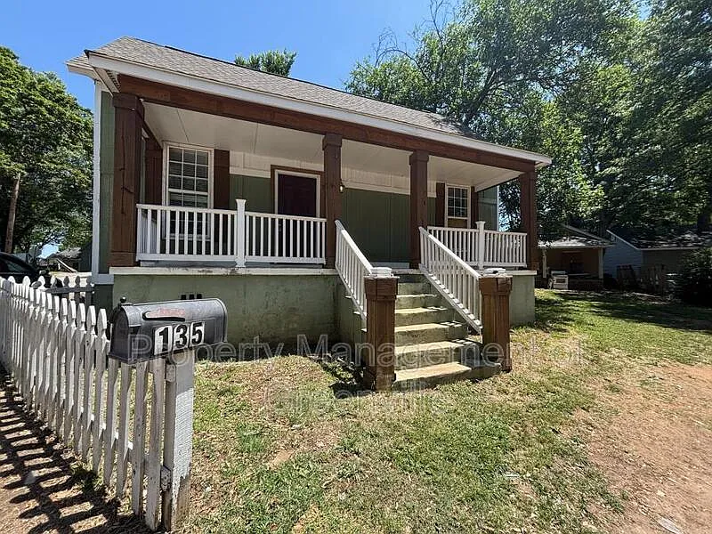 2 bed, 1.0 bath, 938 sqft, $1,075 — Photo 2