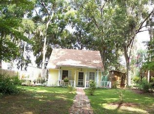 568 Lakeside Dr, Midway, GA 31320