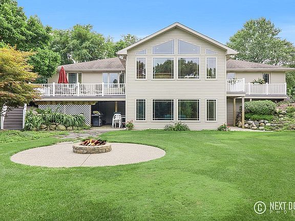 4th image of 10465 Brookview Dr